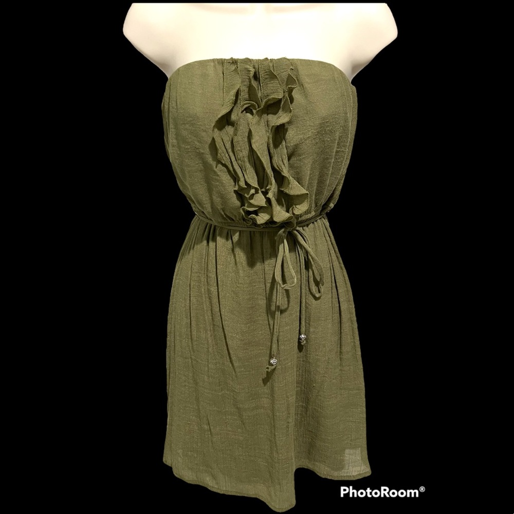 Small strapless dress